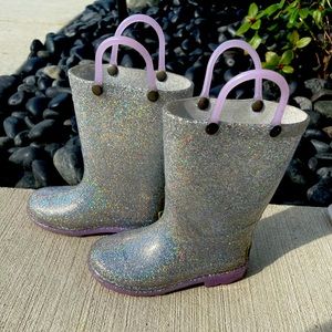 Girls used rain boots